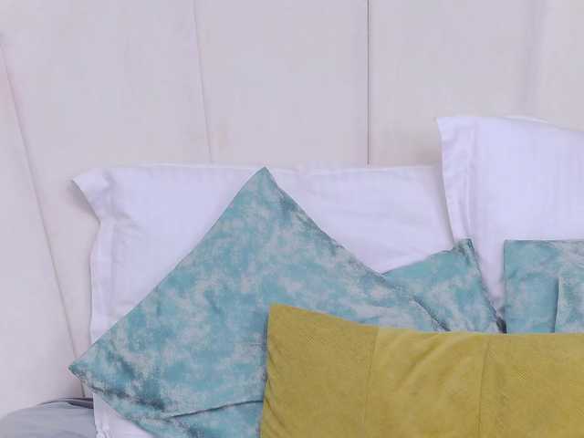 LoreneMoonlight live cam preview