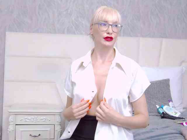 LoreneMoonlight Sex Cam Show
