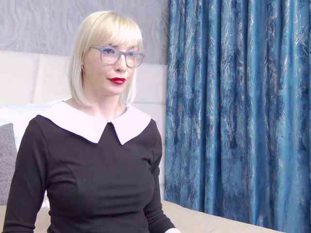 LoreneMoonlight webcam