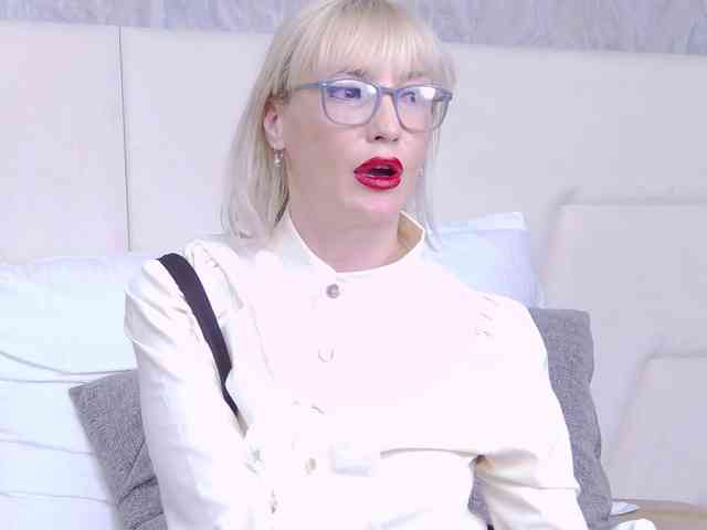 LoreneMoonlight webcam