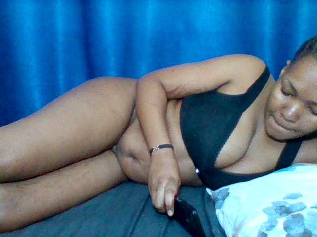 Sexyapple2002 live cam on BongaCams
