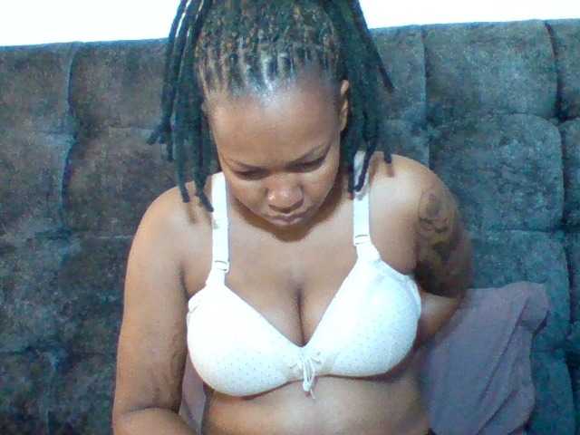 Sexyapple2002 live cam on BongaCams