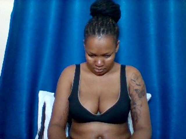 Sexyapple2002 live cam on BongaCams