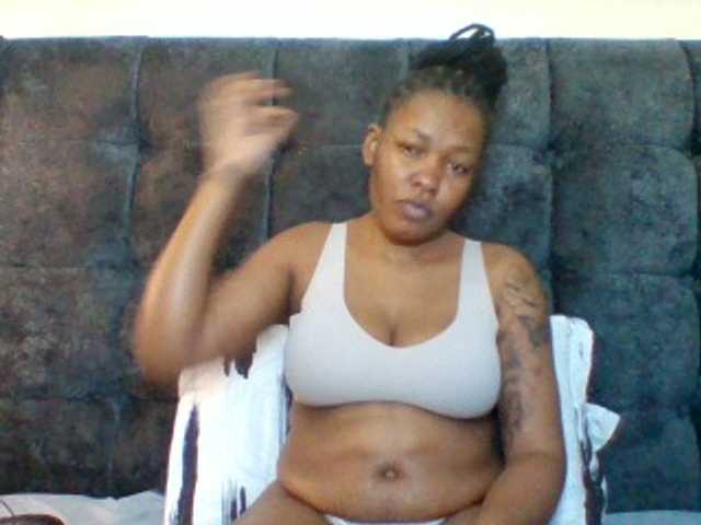 Sexyapple2002 live cam on BongaCams