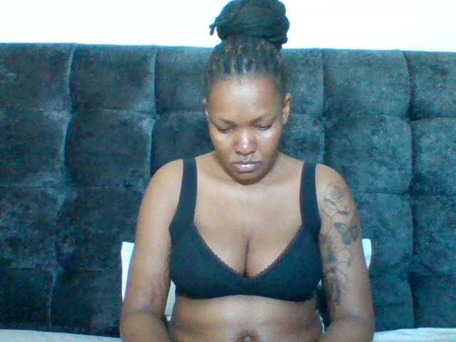 Sexyapple2002 live cam on BongaCams