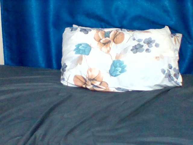 Sexyapple2002 live cam on BongaCams