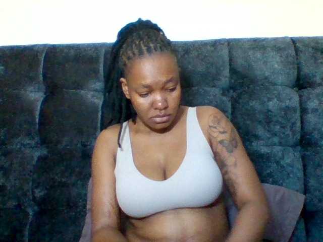 Sexyapple2002 live cam on BongaCams