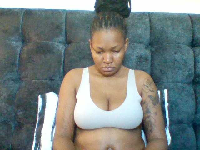 Sexyapple2002 live cam on BongaCams