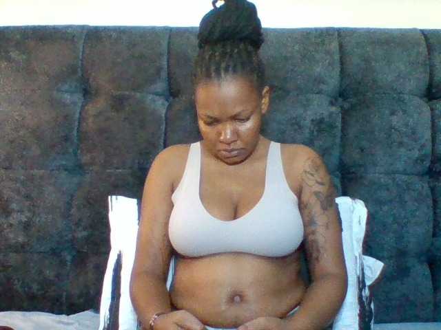 Sexyapple2002 live cam on BongaCams