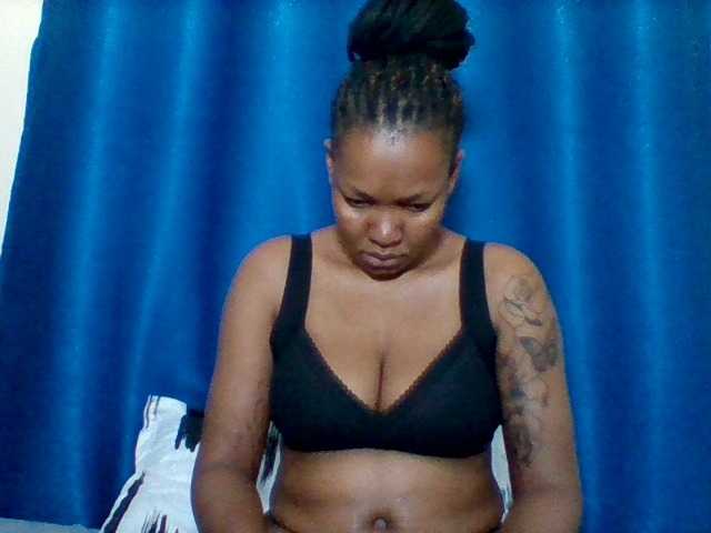 Sexyapple2002 live cam on BongaCams