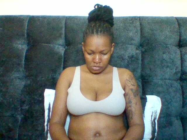 Sexyapple2002 live cam on BongaCams