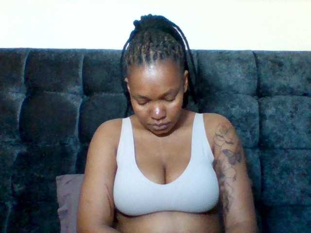 Sexyapple2002 live cam on BongaCams