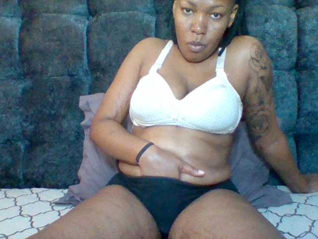 Sexyapple2002 live cam on BongaCams