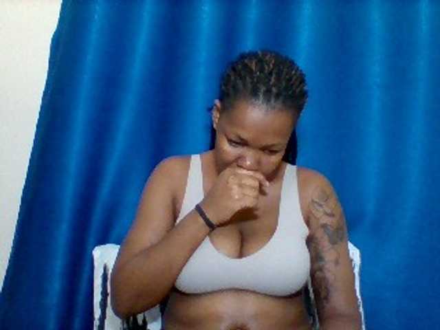Sexyapple2002 live cam on UnifiedCams