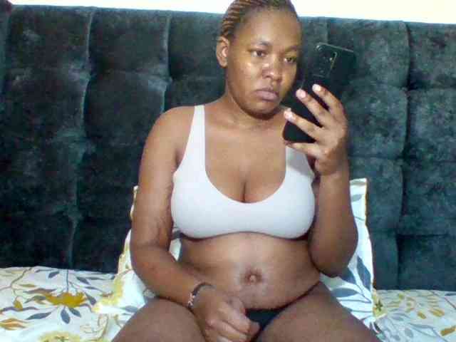 Sexyapple2002 Live Webcam on BongaCams