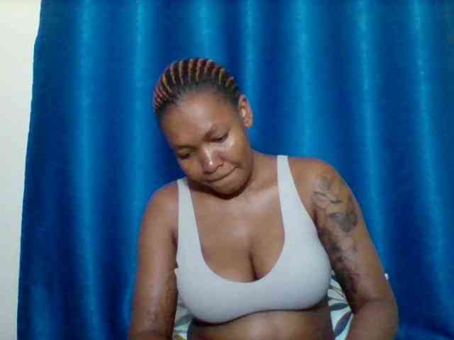 Sexyapple2002 Live Webcam on BongaCams
