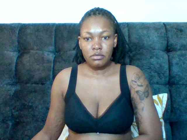 Sexyapple2002 webcam