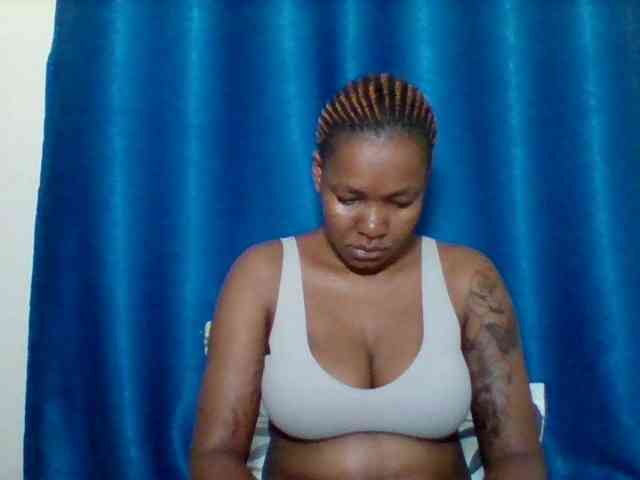 Sexyapple2002 Live Webcam on BongaCams