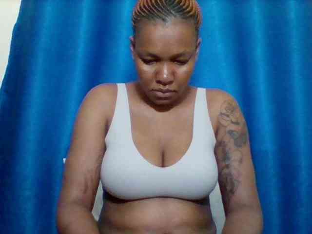 Sexyapple2002 Live Webcam on BongaCams