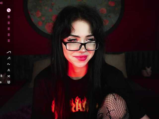 JuicyJess live cam on BongaCams