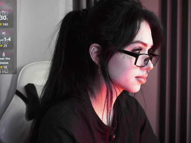 JuicyJess — live female cam