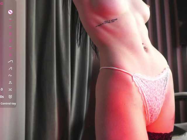 JuicyJess live cam on BongaCams