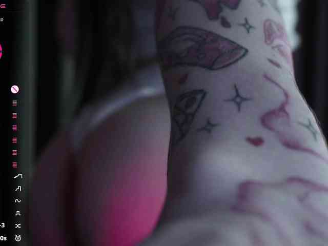 JuicyJess webcam
