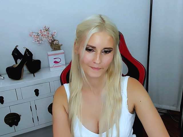 CatrinGood live cam on BongaCams