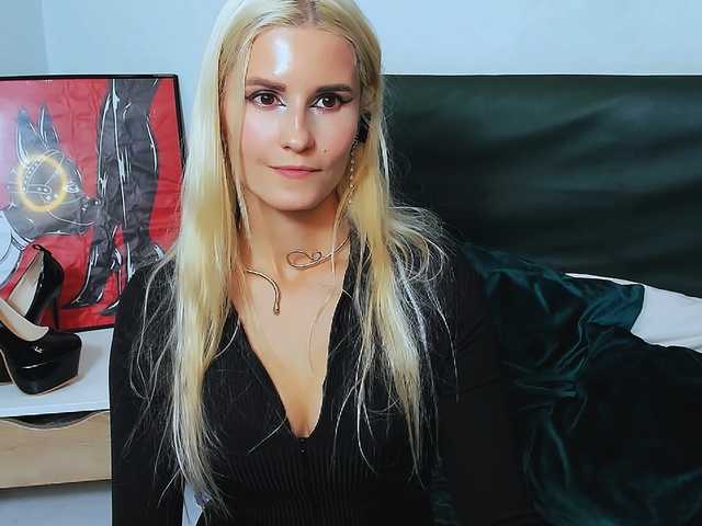 CatrinGood live cam on BongaCams