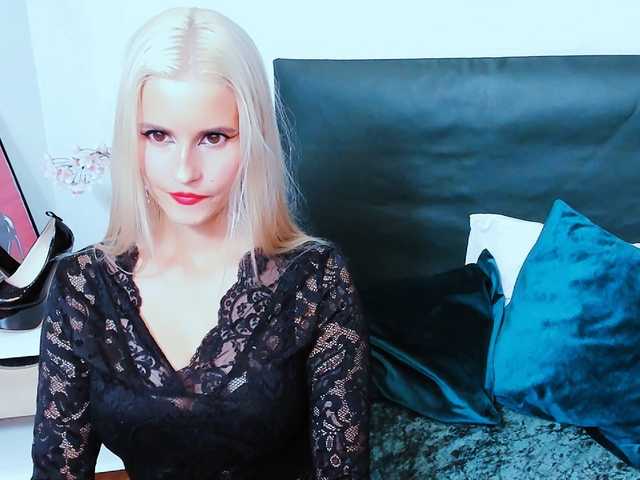 CatrinGood live cam on BongaCams