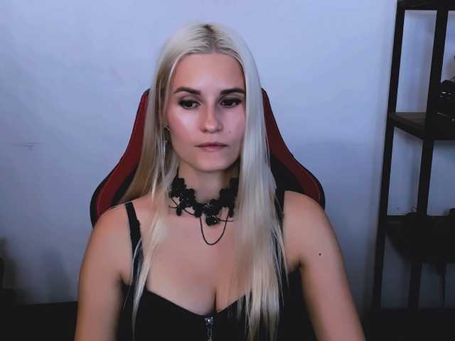 CatrinGood live cam on BongaCams