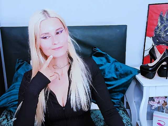 CatrinGood live cam on BongaCams