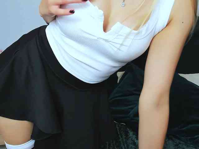 Model: CatrinGood