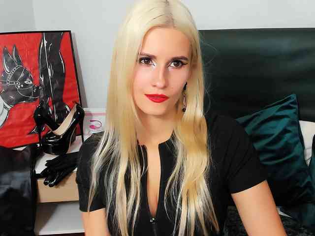 Model: CatrinGood