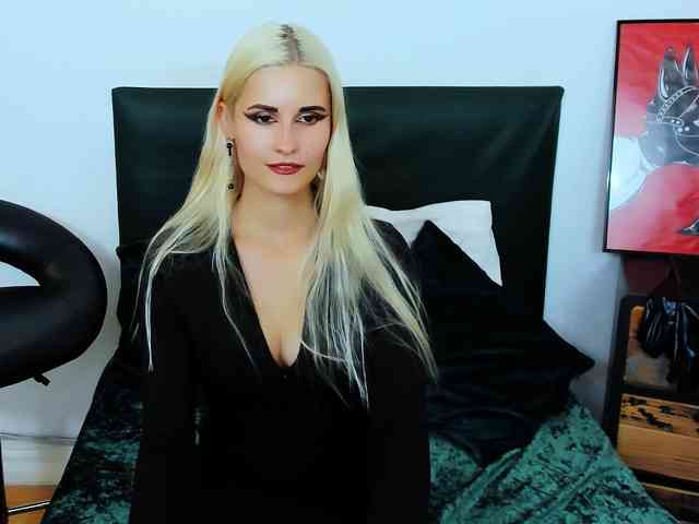 Model: CatrinGood