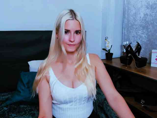 Model: CatrinGood
