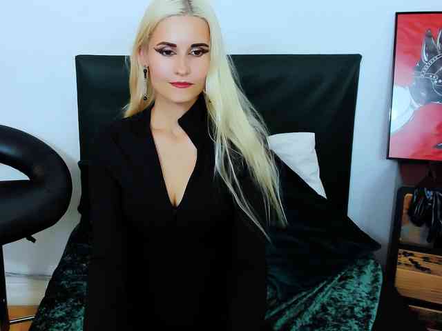 Model: CatrinGood