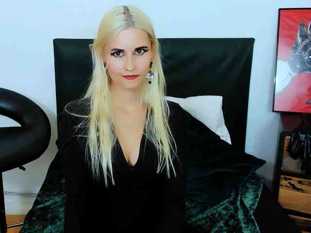 Model: CatrinGood