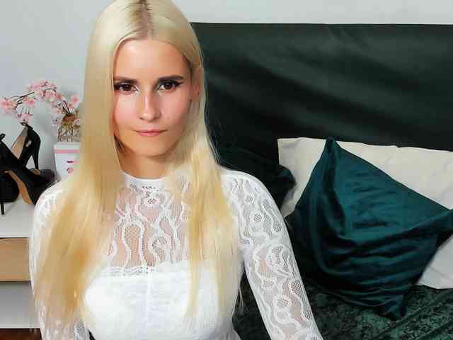 Model: CatrinGood