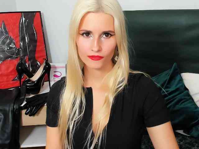 Model: CatrinGood