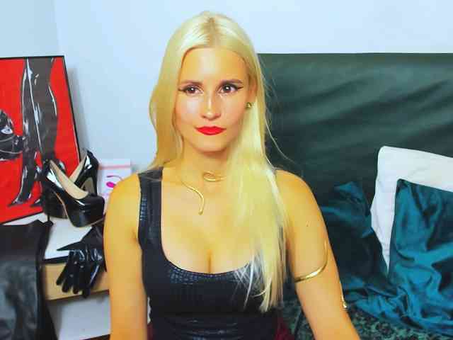 Model: CatrinGood