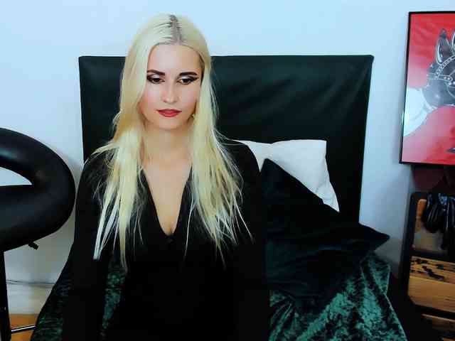 Model: CatrinGood