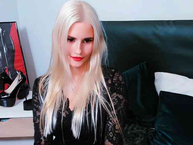 Model: CatrinGood