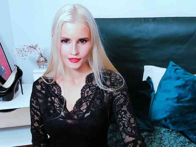 Model: CatrinGood
