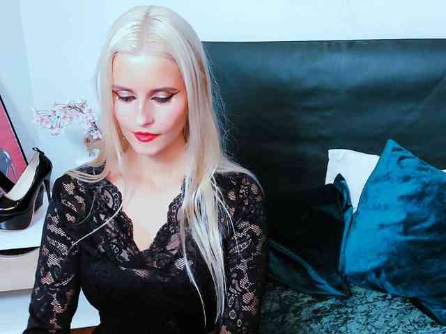 Model: CatrinGood