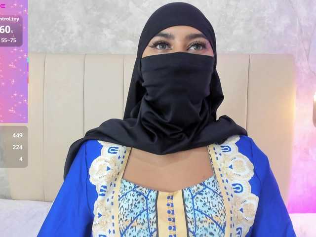 Dakshaa live cam on BongaCams