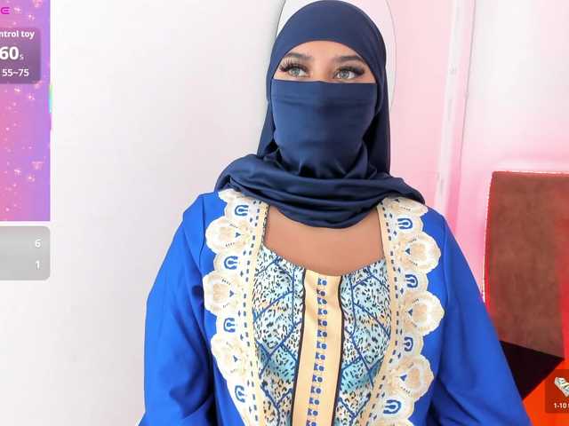 le modèle Dakshaa est en webcam porno dans un show sur le site bongacams, il possède les tags suivants: Arab,Brunette,Trimmed