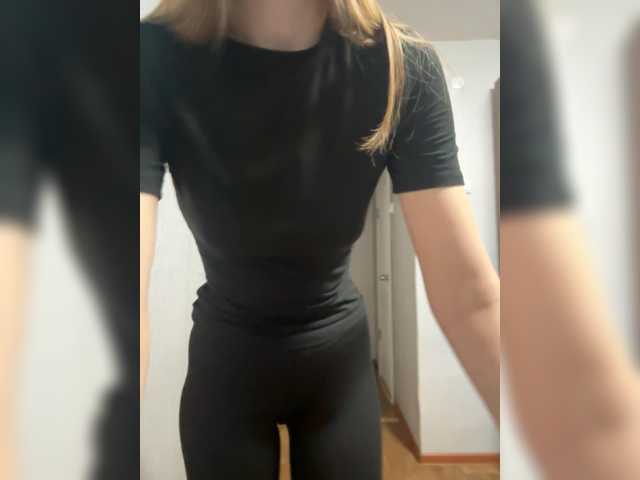 Lola-2 live cam on BongaCams