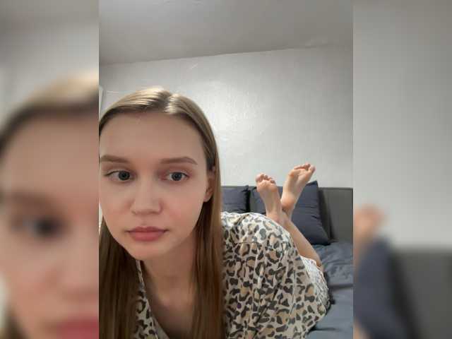 Lola-2 live cam on BongaCams