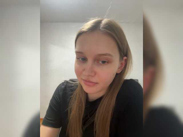 Lola-2 live cam on BongaCams